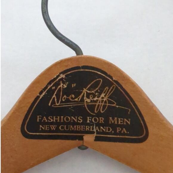 Vintage Wooden Clothes Hanger Doc Reiff Fashions for Men New Cumberland PA - Picture 2 of 3